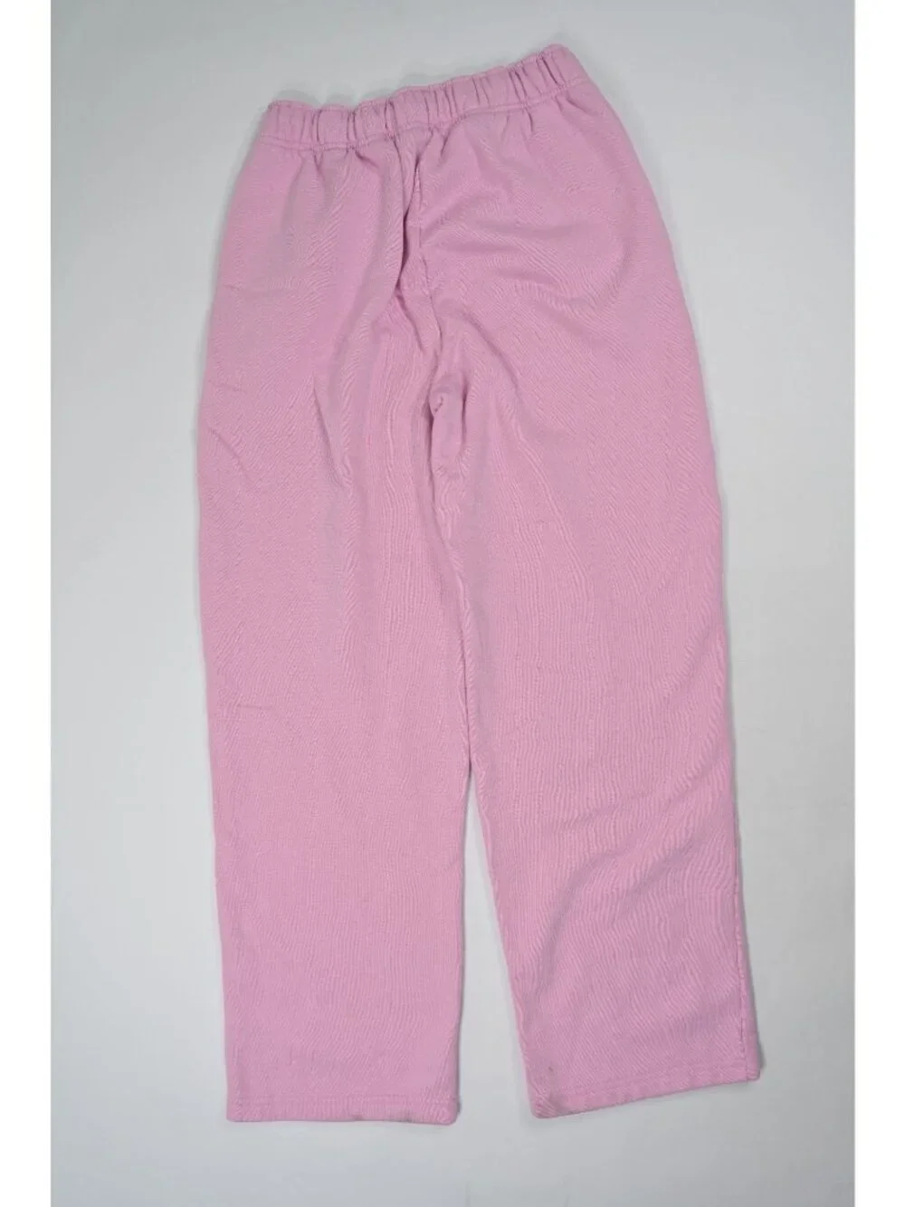 ALO Yoga Accolade Straight Leg Sweatpants in Candy Heart Pink